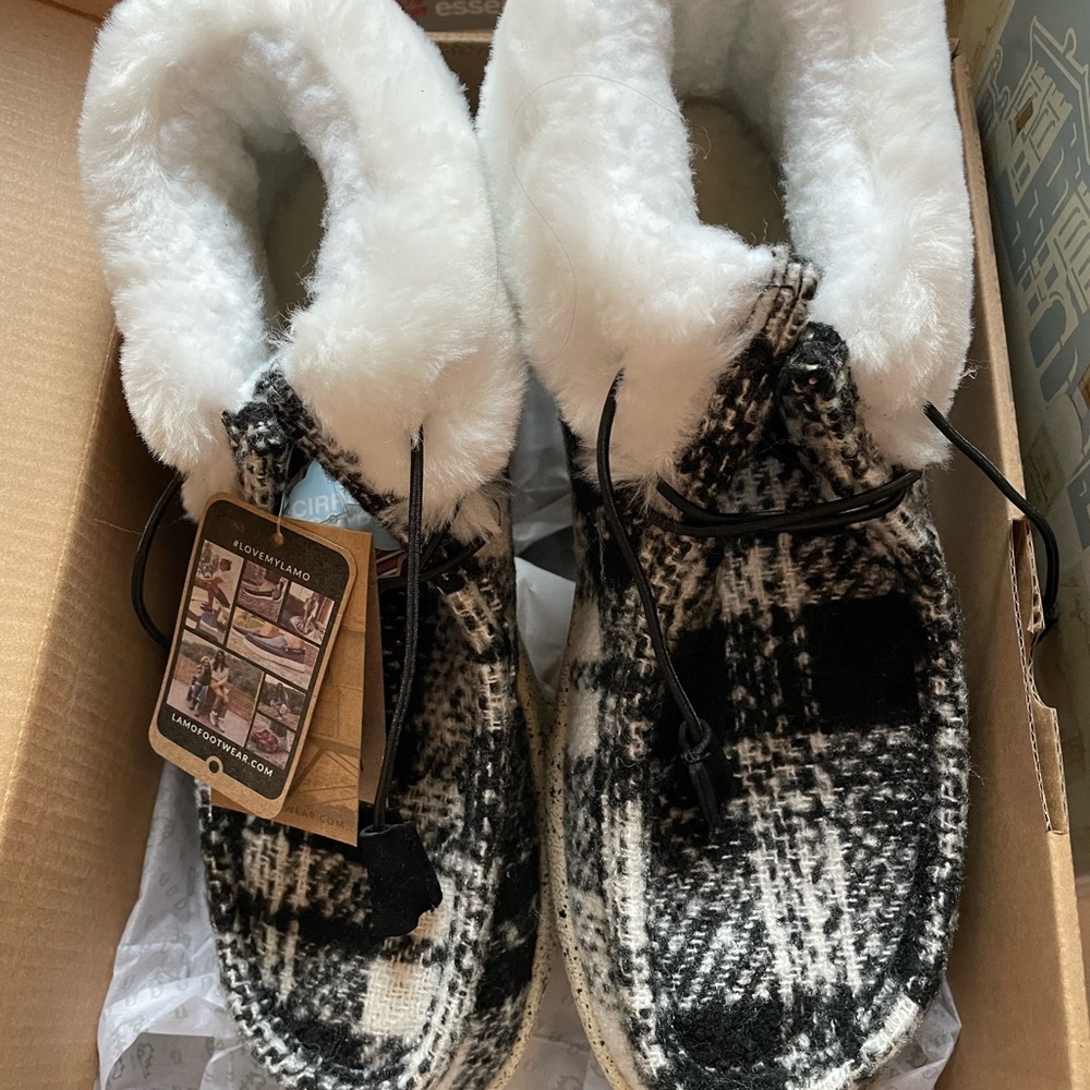 Lamo cozy shoe/boots